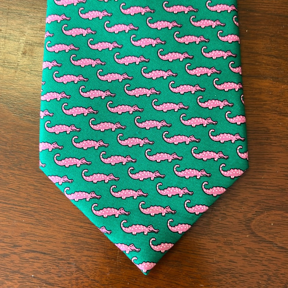 alynn Neckwear Silk Alligator Tie Kelly Green and Pink